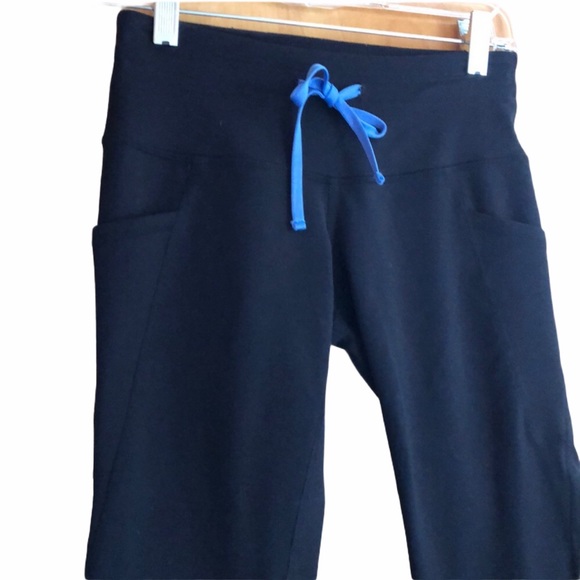 Zella Black & Blue Cropped Workout Pants size M - Picture 2 of 6